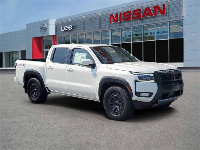 2025 Nissan Frontier PRO-X's photo
