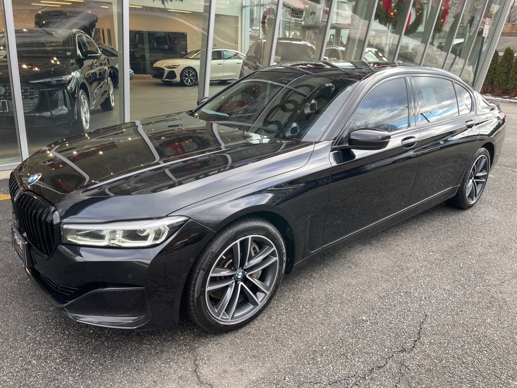 2021 BMW 7 Series 750i's photo