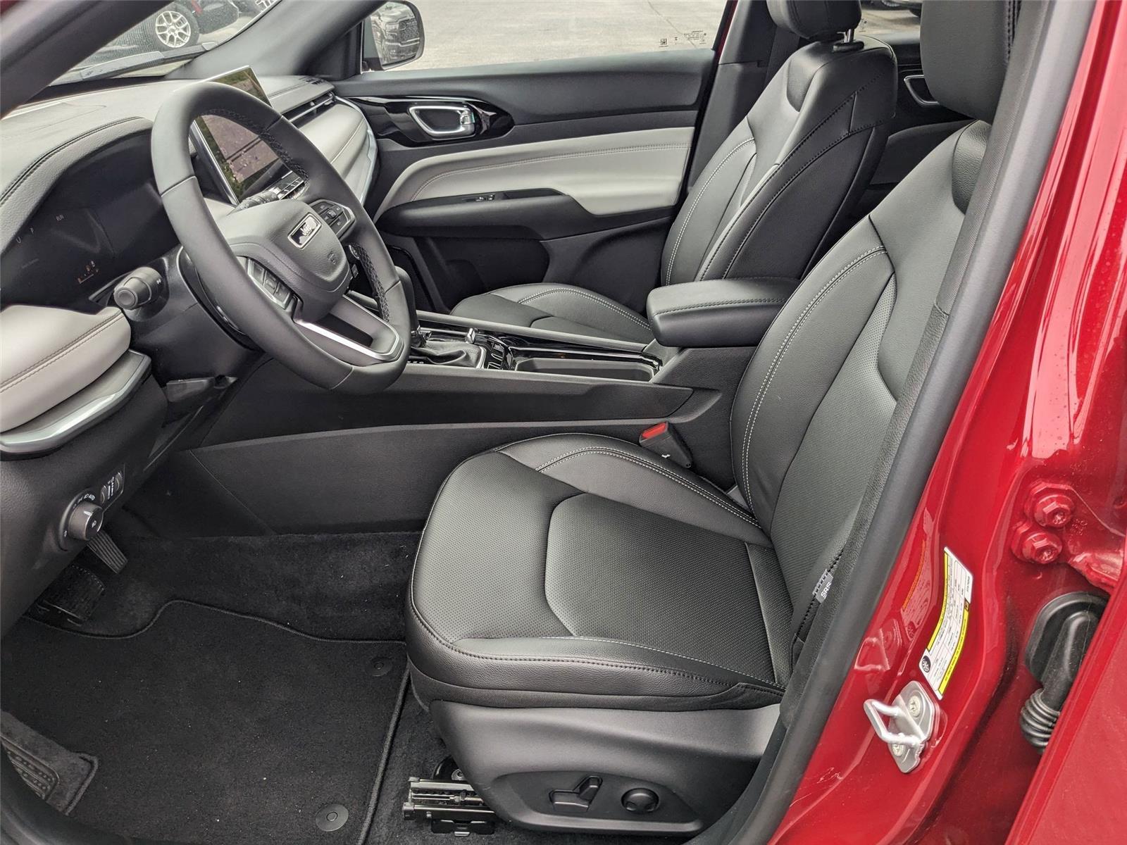 2025 Jeep Compass Limited photo 9