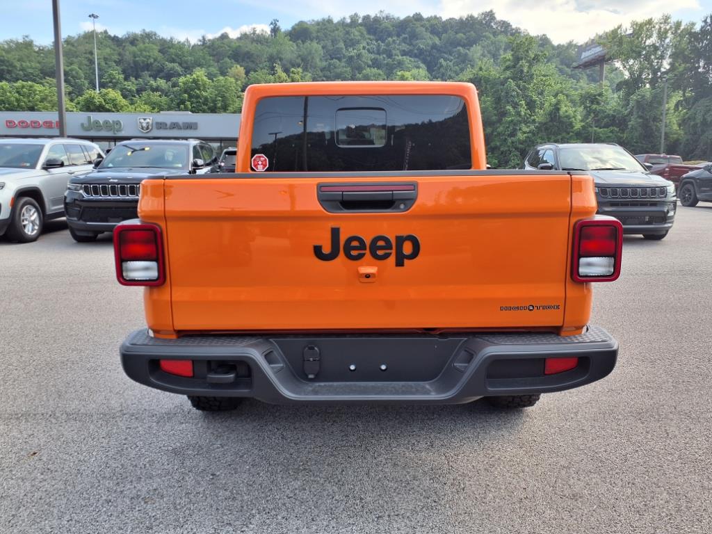 2025 Jeep Gladiator Sport photo 3