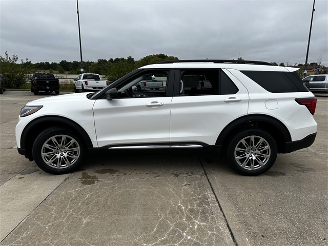 2025 Ford Explorer photo 5