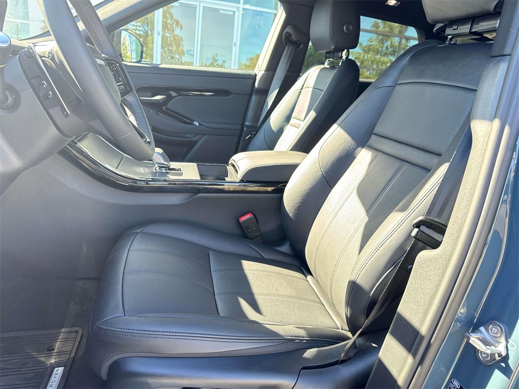 2024 Land Rover Range Rover Evoque photo 9
