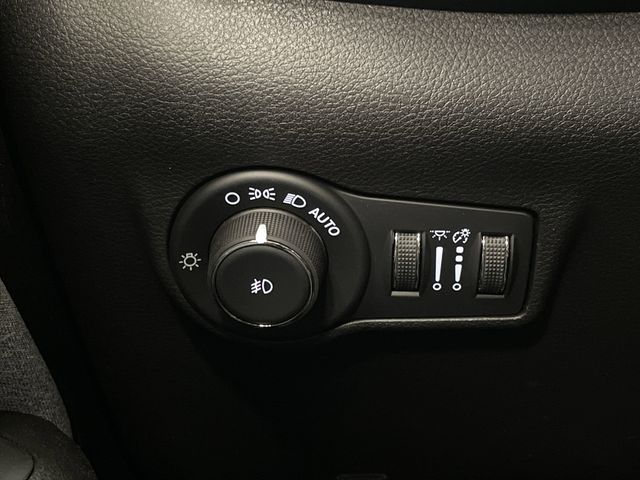 2025 Jeep Compass Latitude photo 25