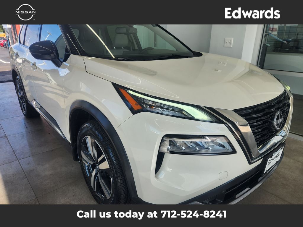 2023 Nissan Rogue SL photo 2