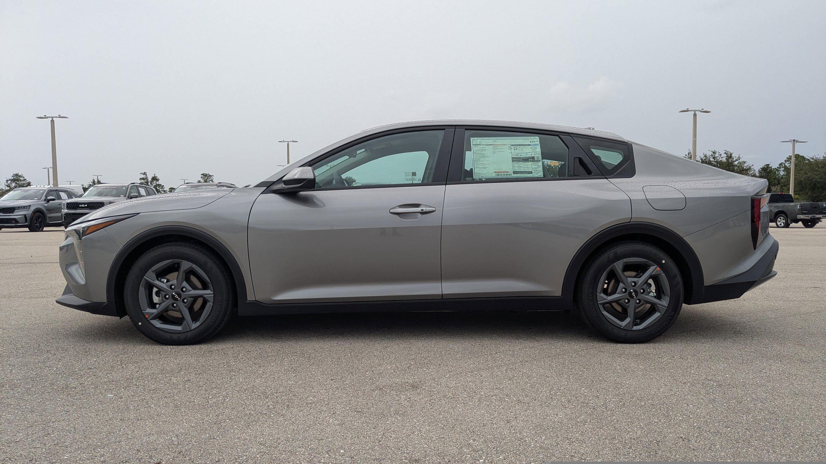 2025 Kia K4 LXS photo 8