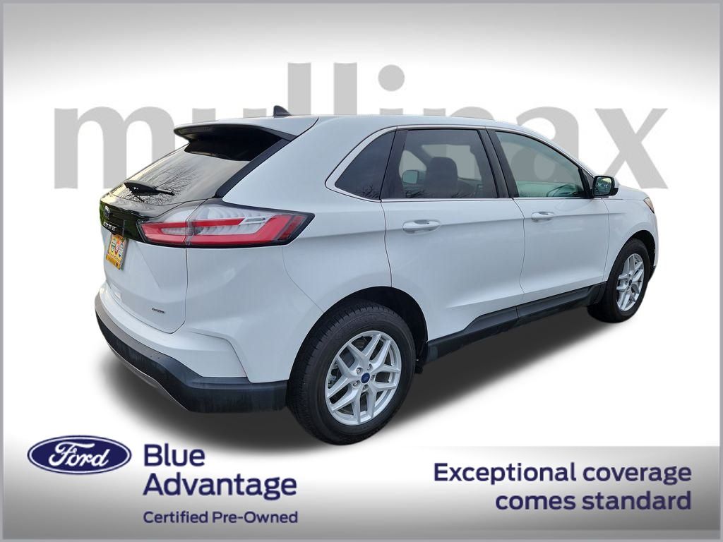 2022 Ford Edge SEL photo 3