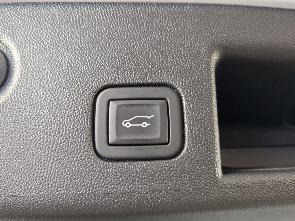 2023 Chevrolet Equinox Premier photo 12