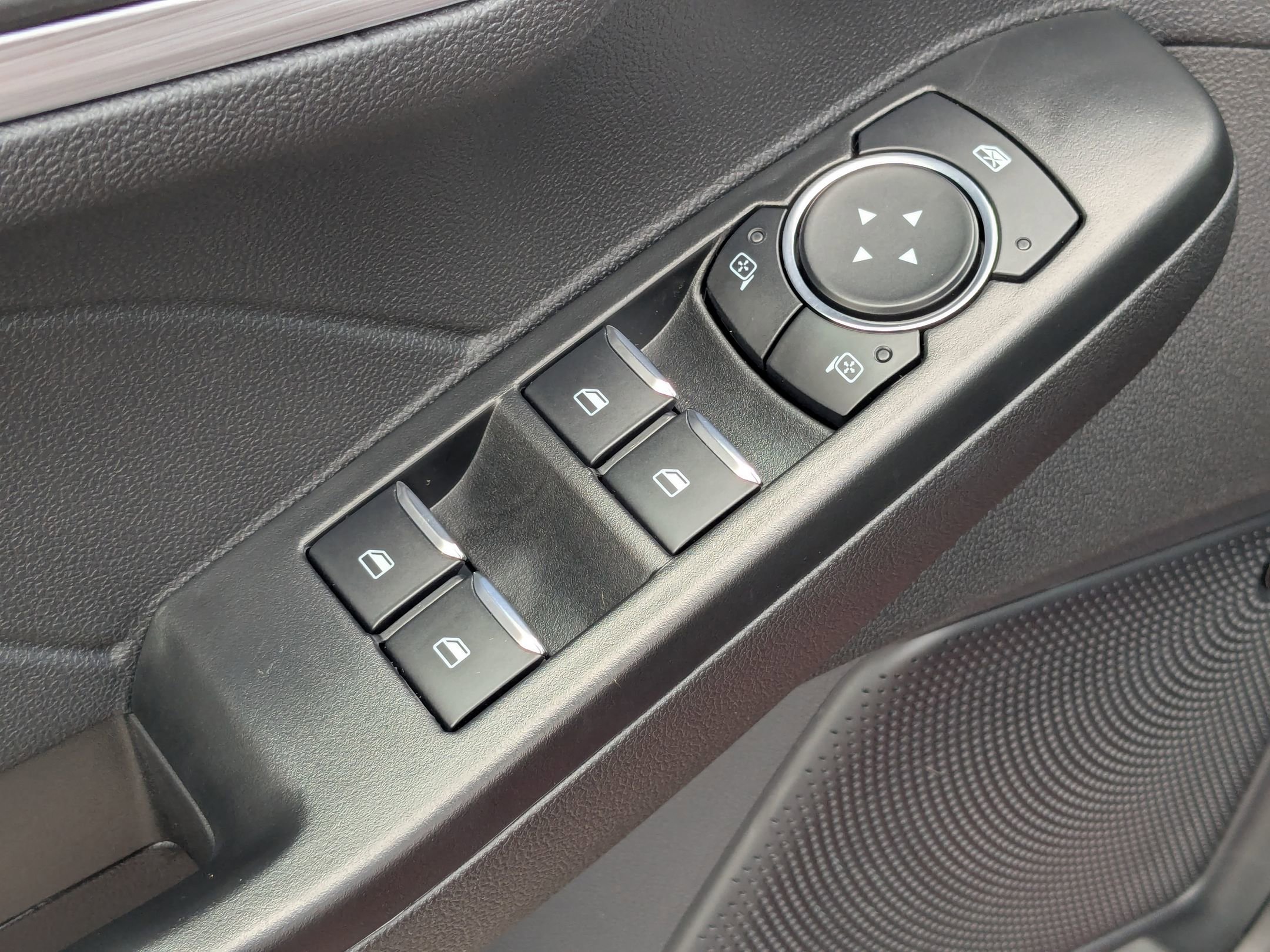 2025 Ford Escape Plug-In Hybrid photo 13