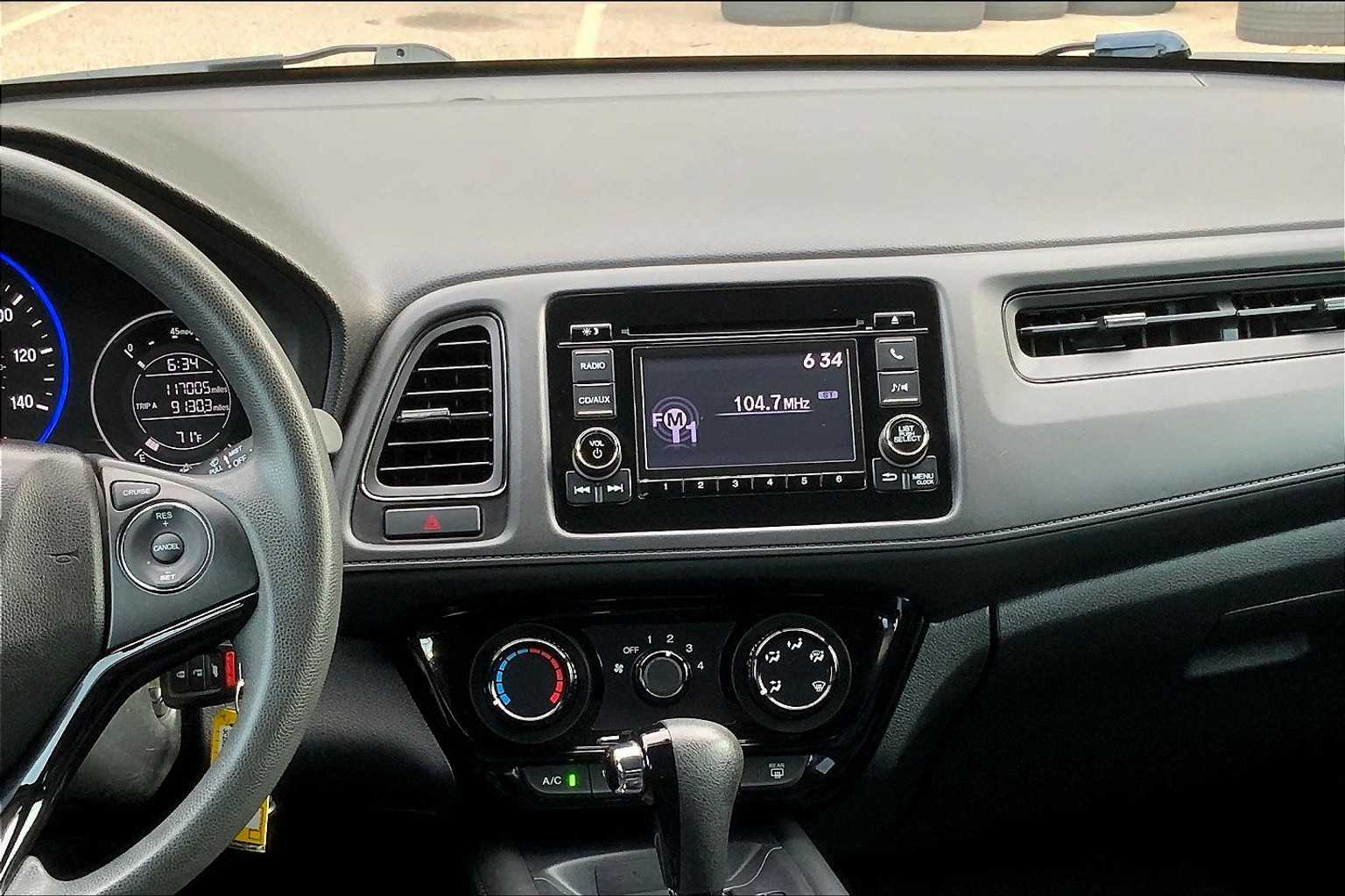 2018 Honda HR-V LX photo 6