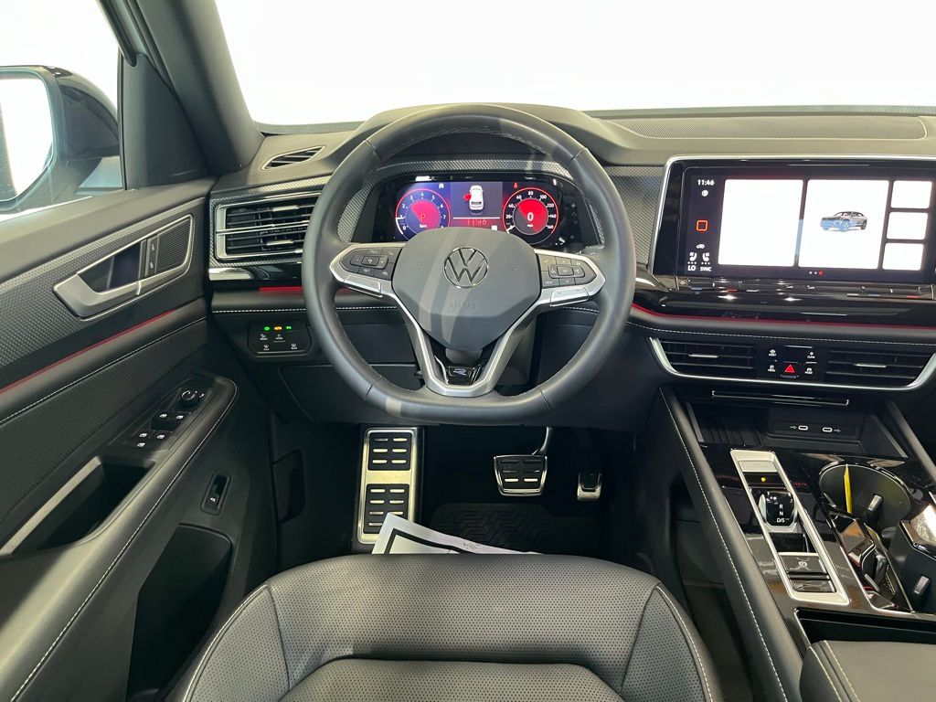 2025 Volkswagen Atlas Cross Sport SEL R-Line photo 17