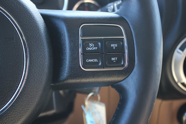 2015 Jeep Wrangler Unlimited Sahara photo 10