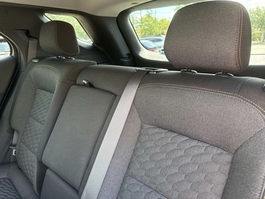 2021 Chevrolet Equinox LT photo 11