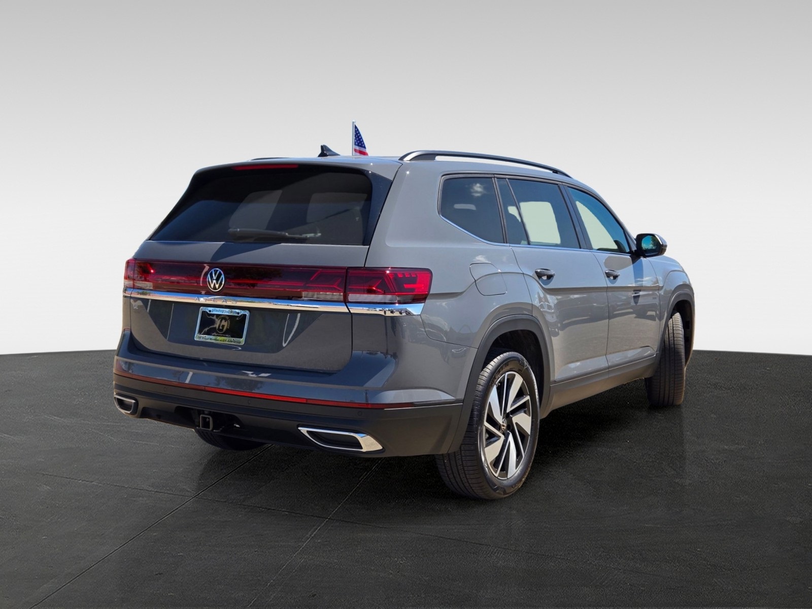 2026 Volkswagen Atlas SE Technology photo 2