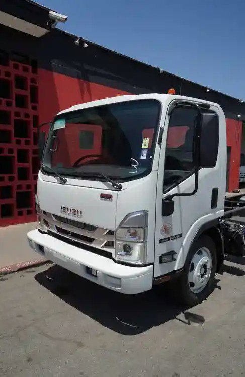 2024 Isuzu NRR Standard photo 2