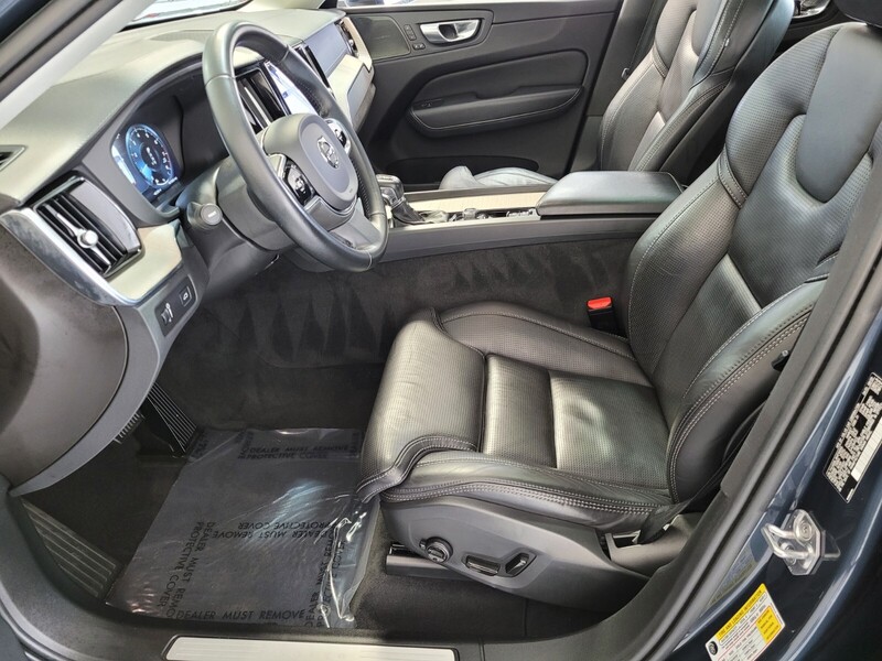 2021 Volvo XC60 T5 Inscription photo 11