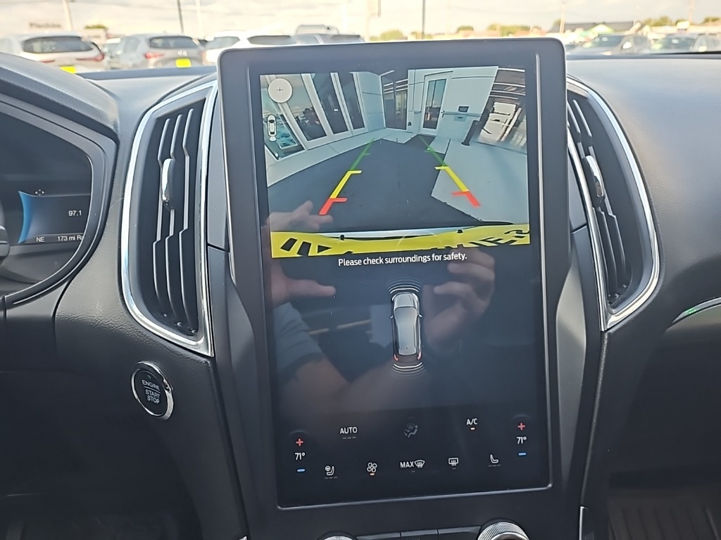 2022 Ford Edge Titanium photo 30