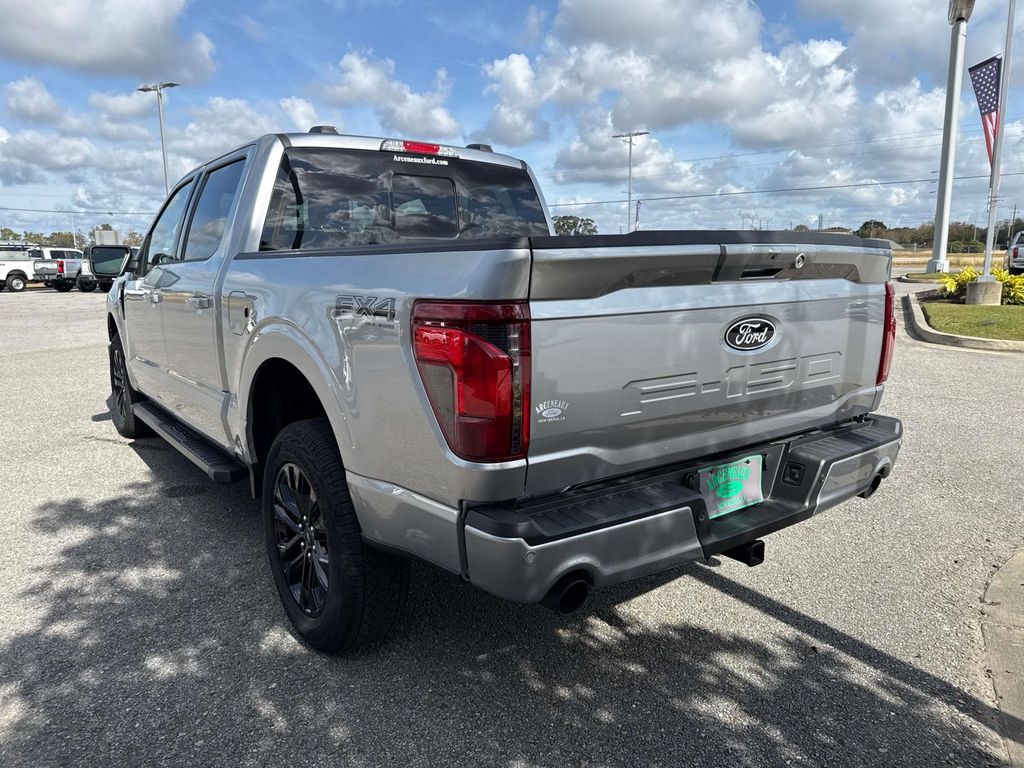 2025 Ford F-150 XLT photo 4