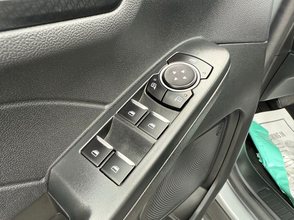 2022 Ford Escape SEL photo 12