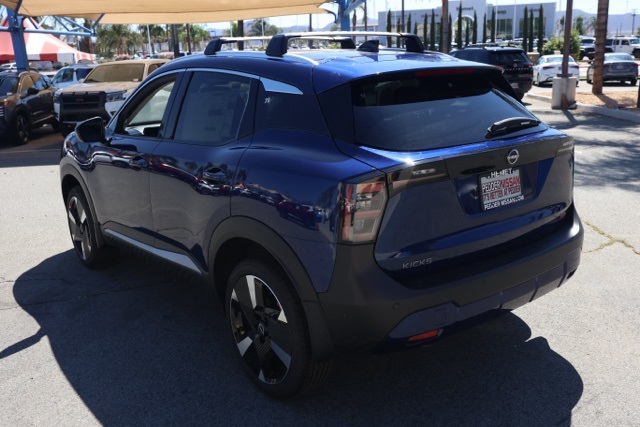 2026 Nissan Kicks SR photo 4