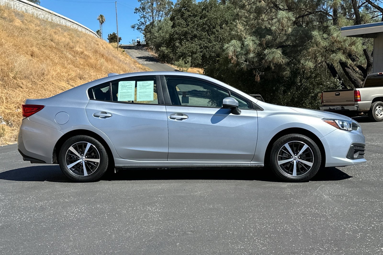 2023 Subaru Impreza Premium photo 3