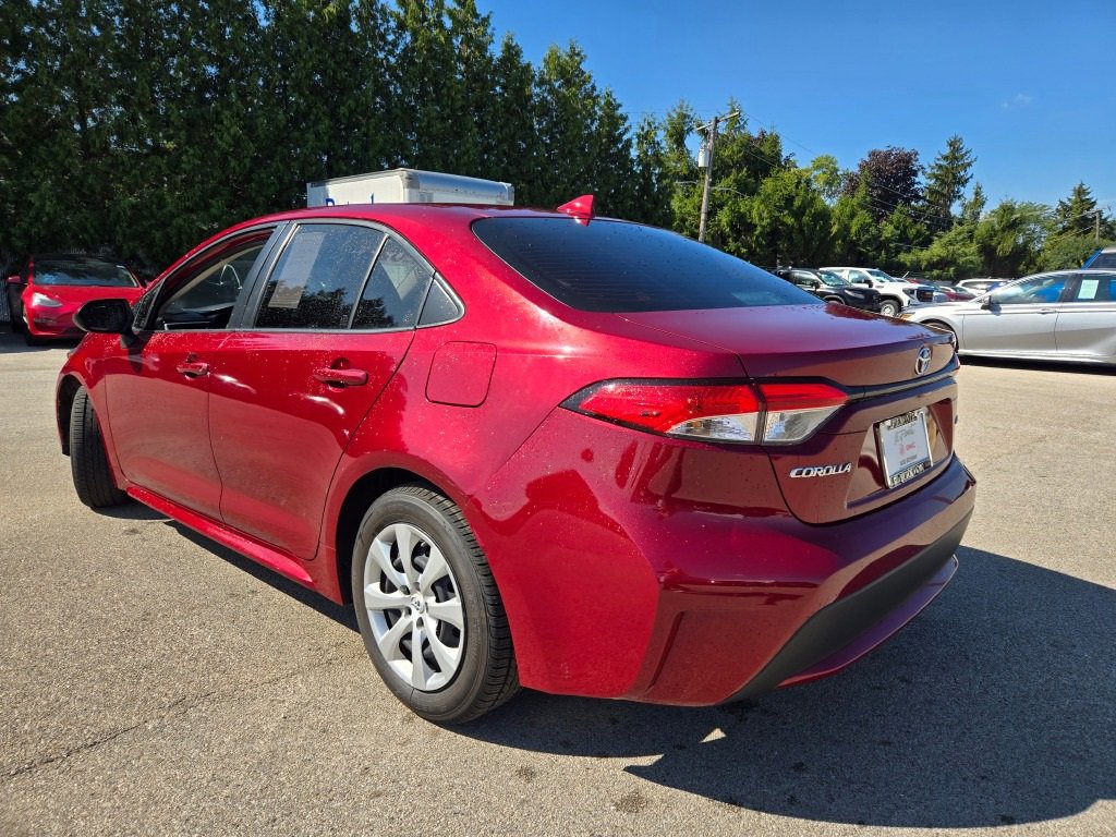 2022 Toyota Corolla LE photo 9