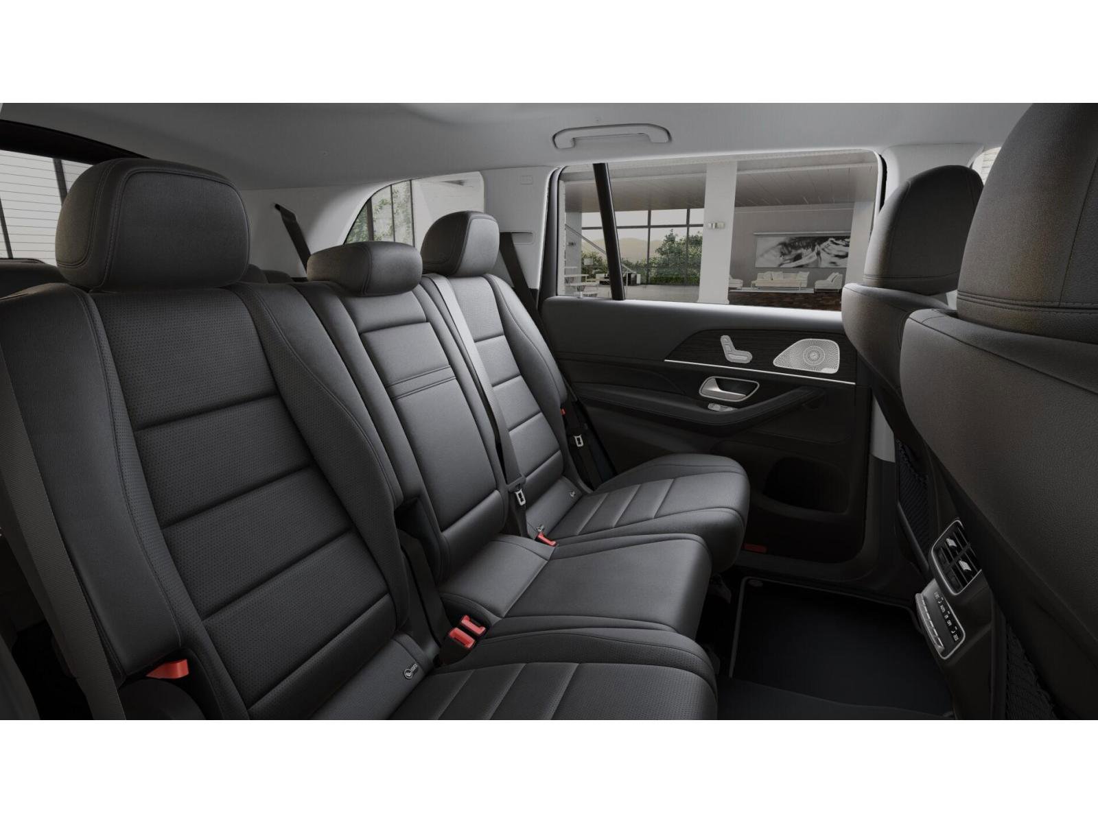 2026 Mercedes Benz GLS 450 4MATIC photo 5