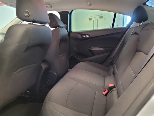 2017 Chevrolet Cruze LT photo 6