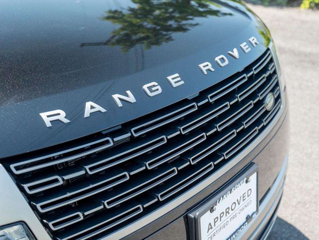 2023 Land Rover Range Rover SE photo 15