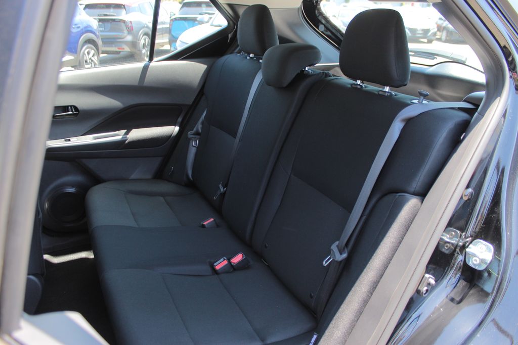 2025 Nissan Kicks Play S photo 13