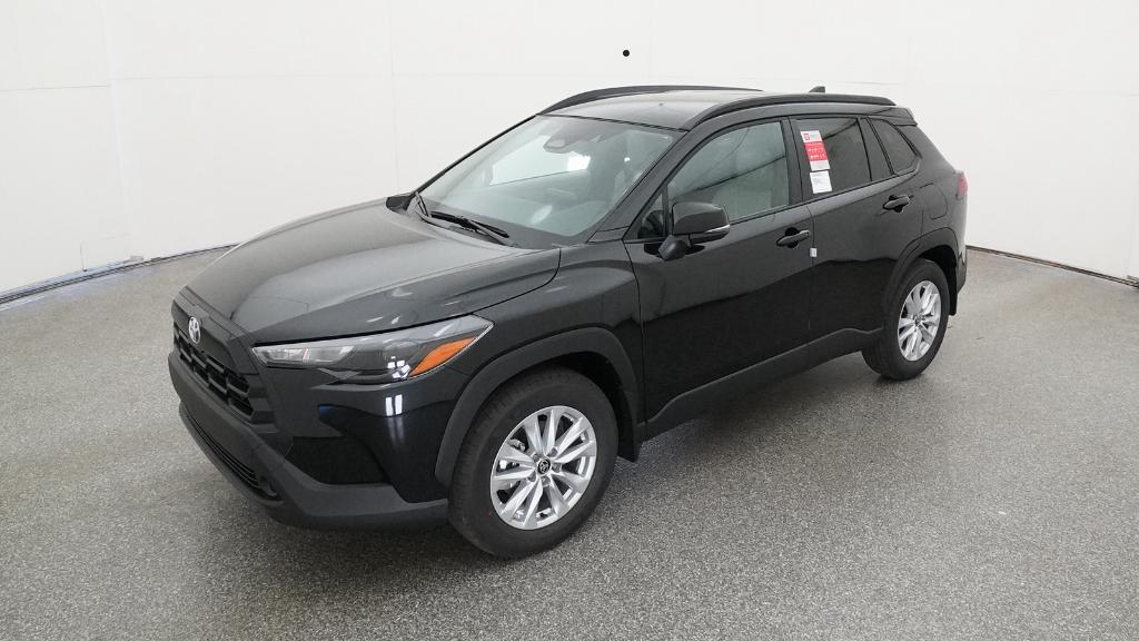 2026 Toyota Corolla Cross LE's photo