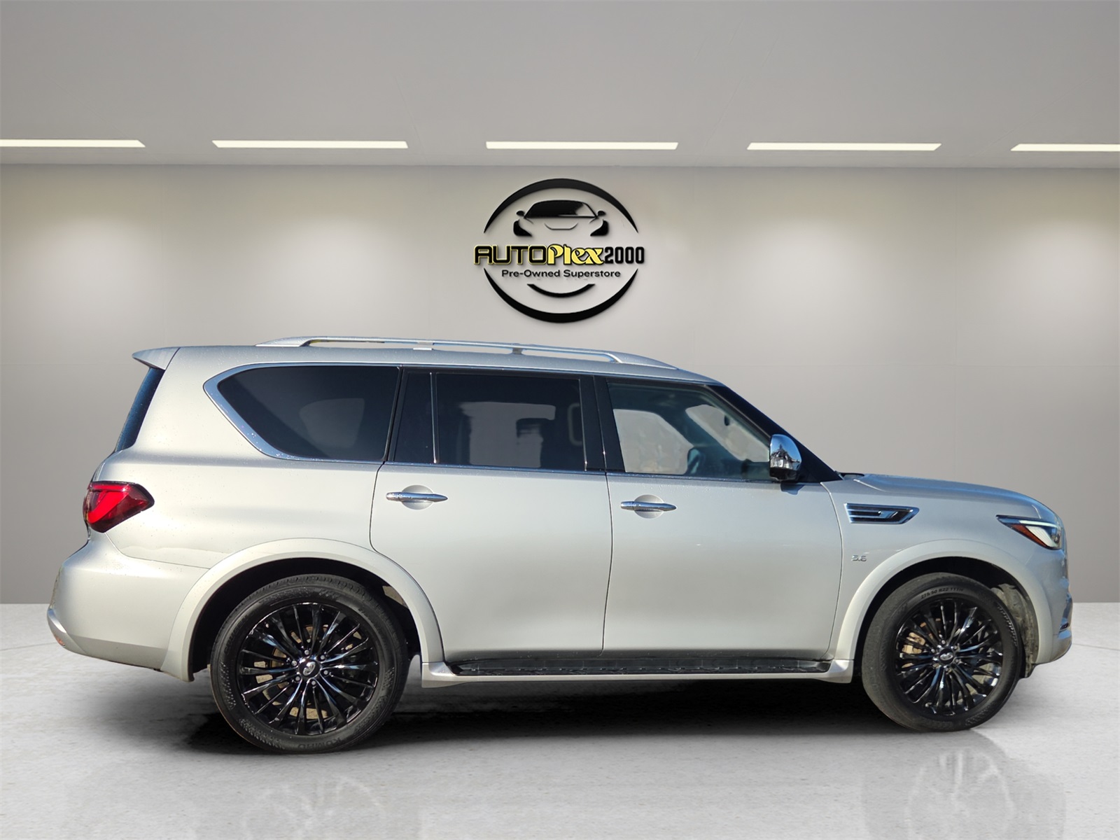 2019 Infiniti QX80 Base photo 8