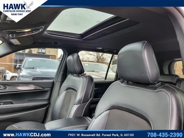 2023 JEEP GRAND CHEROKEE - Image 10