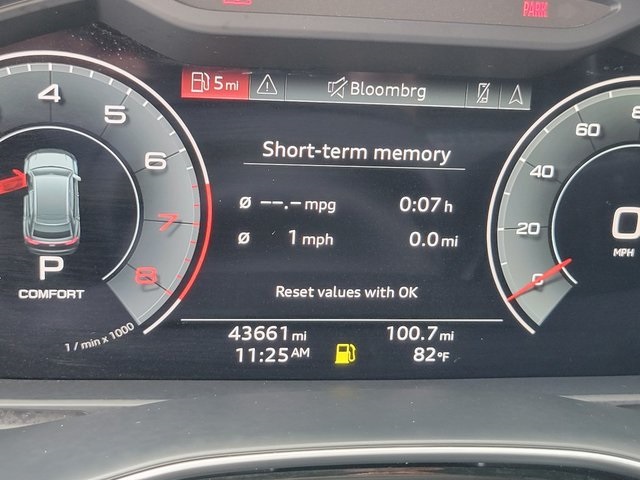 2022 Audi Q8 55 Premium photo 4