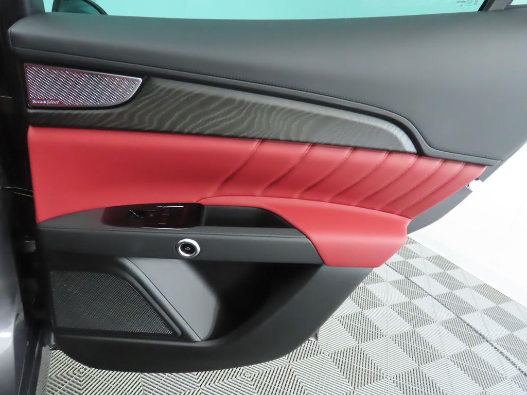 2025 Maserati Grecale photo 28