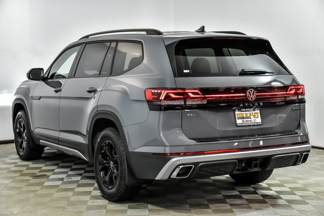 2025 Volkswagen Atlas Peak Edition SE photo 4