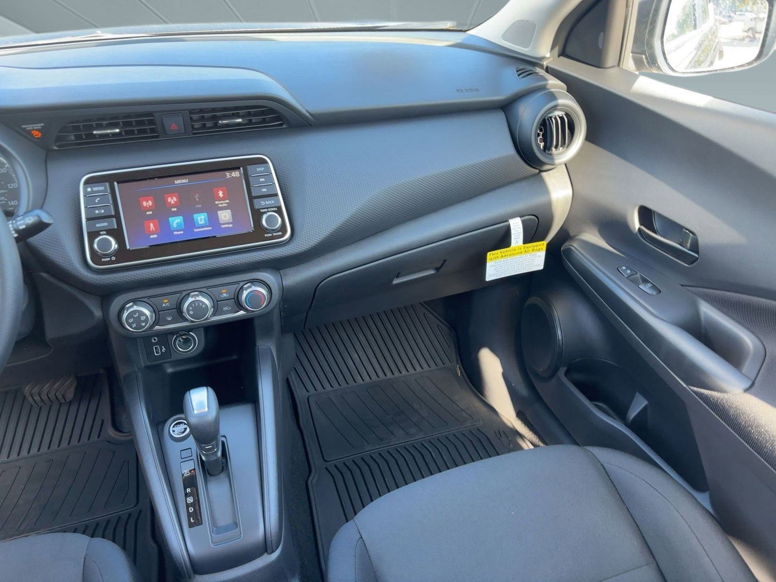 2025 Nissan Kicks Play S photo 24