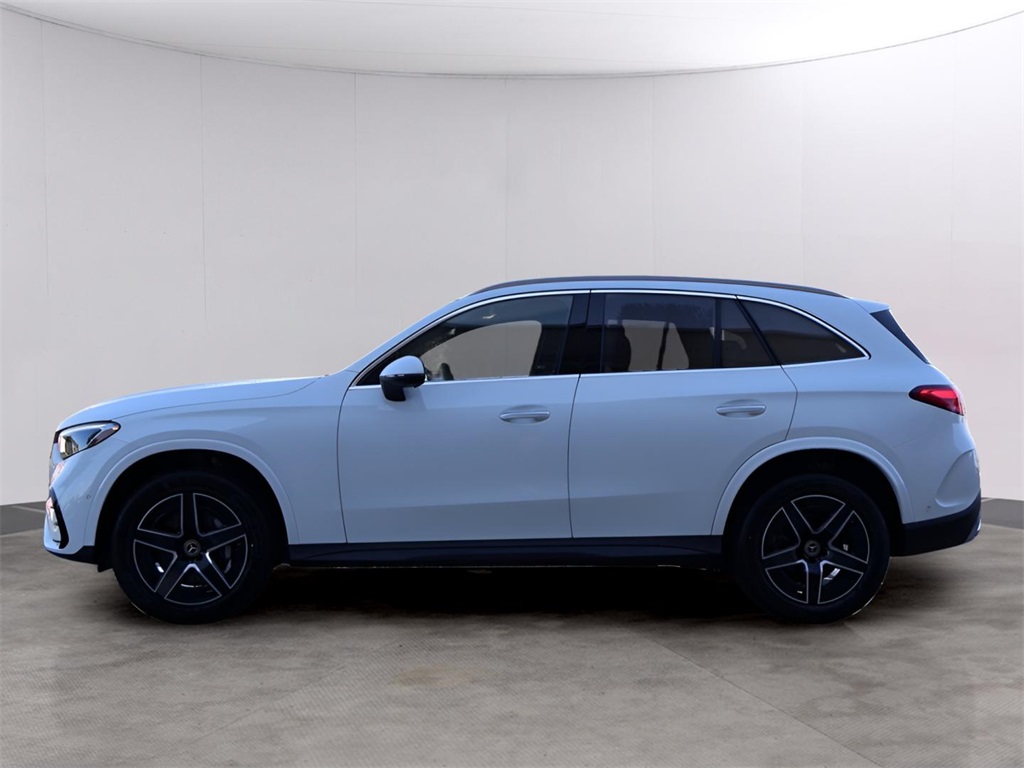 2025 Mercedes Benz GLC 300 4MATIC photo 3