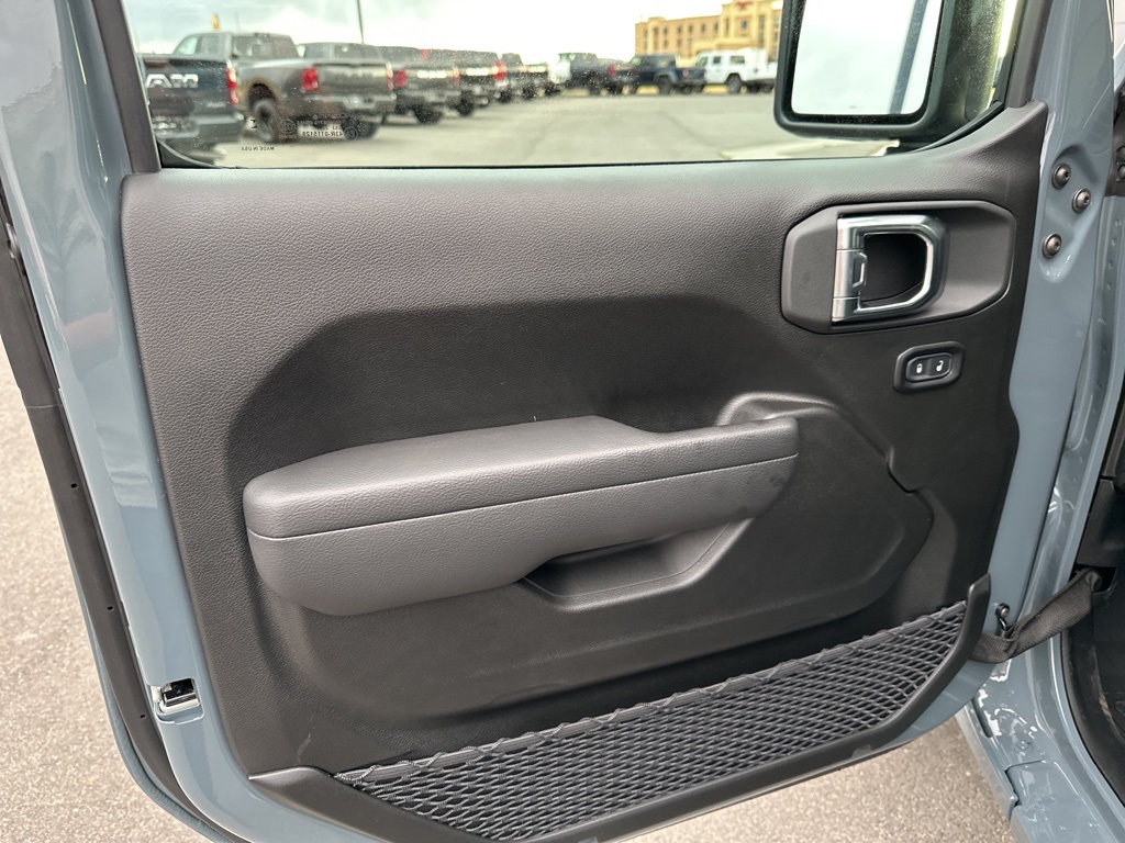 2025 Jeep Wrangler Sport photo 20