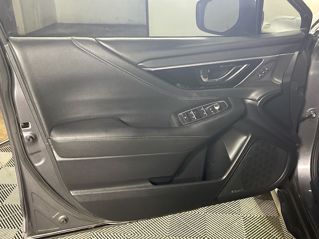 2022 Subaru Outback Limited photo 10