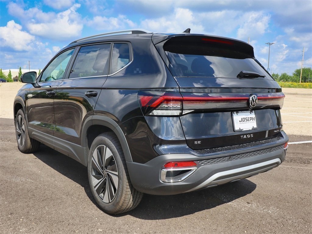 2025 Volkswagen Taos SE photo 2