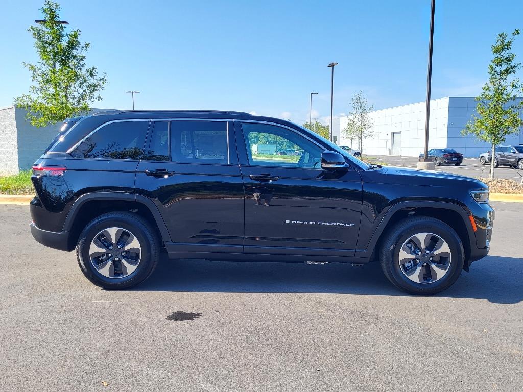 2024 Jeep Cherokee 4xe photo 23