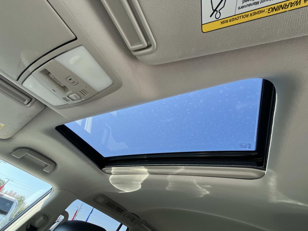 2015 Infiniti QX80 Base photo 27