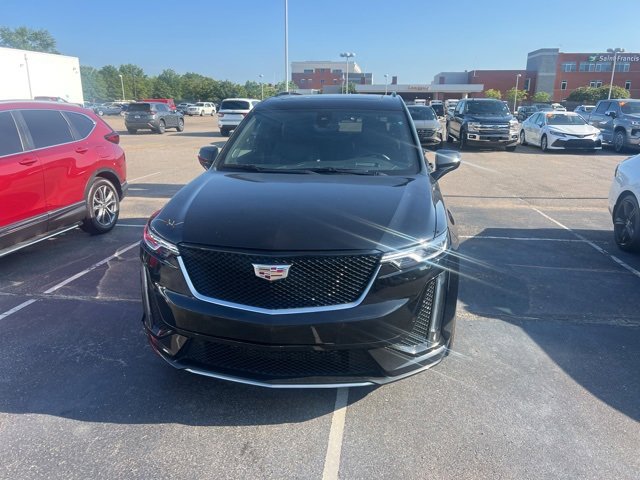 2024 Cadillac XT6 Sport photo 2