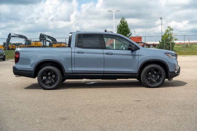 2026 Honda Ridgeline Black Edition photo 7