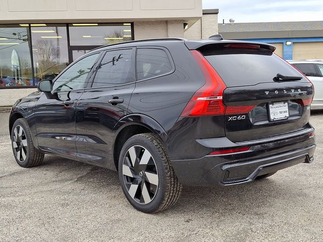 2025 Volvo XC60 Hybrid T8 Plus photo 4