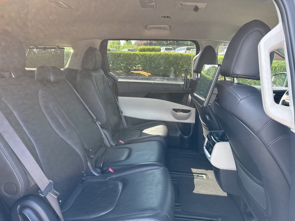 2024 Kia Carnival SX photo 23