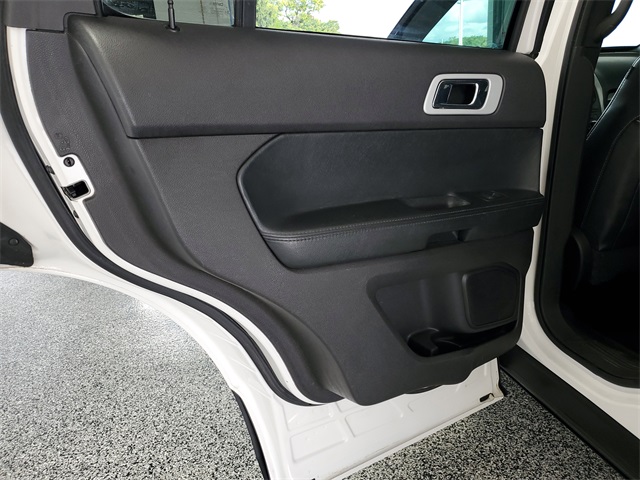 2015 Ford Explorer XLT photo 18