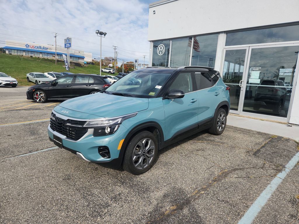 2024 Kia Seltos S photo 3