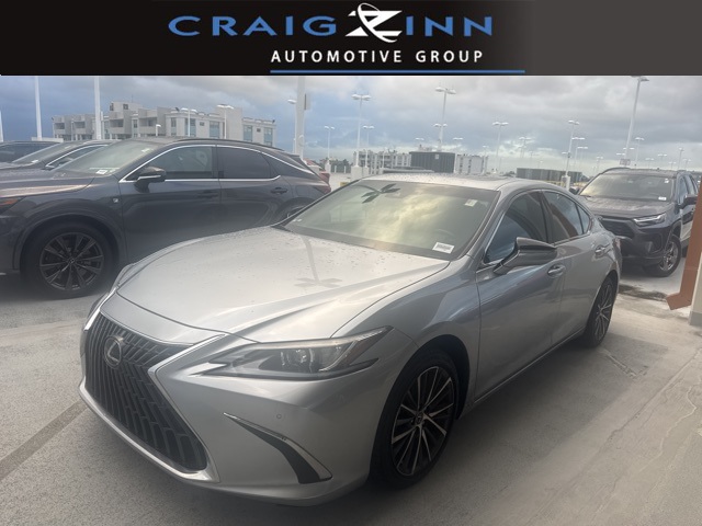 2024 Lexus ES 350's photo