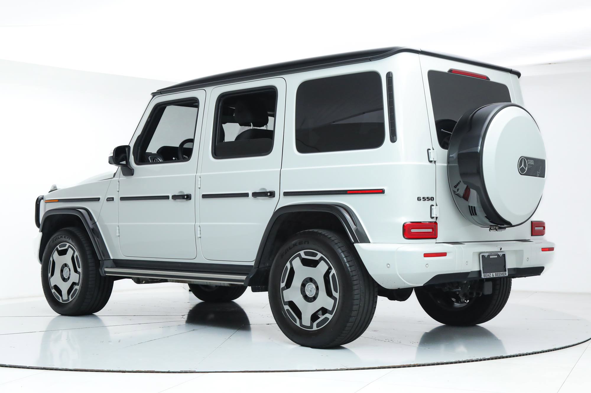 2025 Mercedes Benz G 550 photo 3